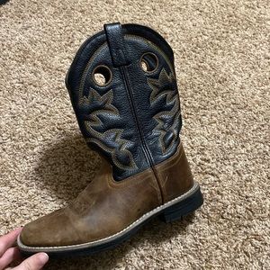 Boys Smoky Mountain Boots, size 4.5